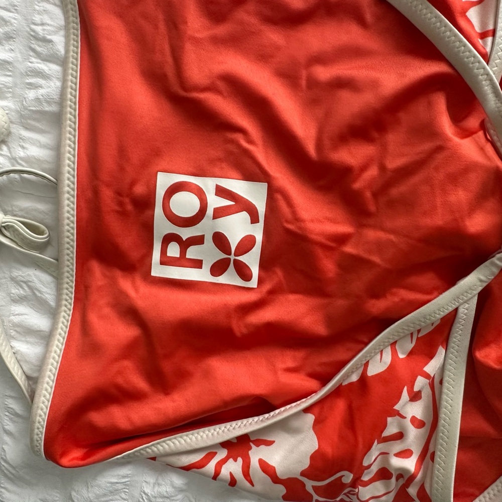 Roxy x Urban Outfitters one piece swimsuit - Picture 5 of 5